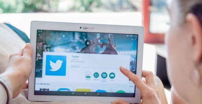 How To Save Gifs From Twitter On Iphone And Android Devices Solu How To Save Gifs From Twitter On Iphone And Android Devices Solu