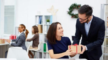 10 Reasons Why Corporate Gifting Services Is Important For Businesses